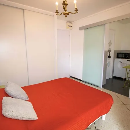 Apartment And Comfort For 2 In The Centre Saint-Raphael (Var)